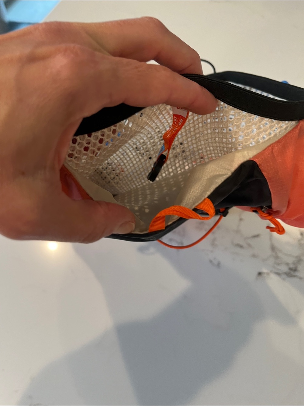 Salomon Black and Orange Hydration Vest small runners hikers - Picture 5 of 6